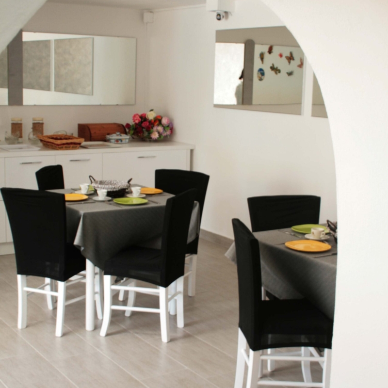colazione-inclusa-dormire-roseto-capo-spulico